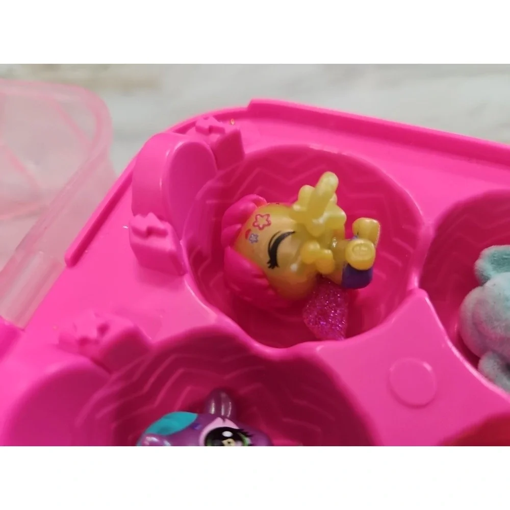 Hatchimals 12 Egg Surprises CollEGGtible Cute Shimmer Babies Carton &Accessories